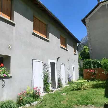 Lou Filadour 4 Personnes 1er Etage